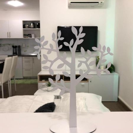 Апартаменты Modern Center Studio Under The Castle - Free Parking Любляна Экстерьер фото